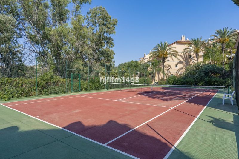 Foto 77d358b1-1ad5-4450-9dce-55ca6e7e74f6. Pis a Las Brisas Marbella