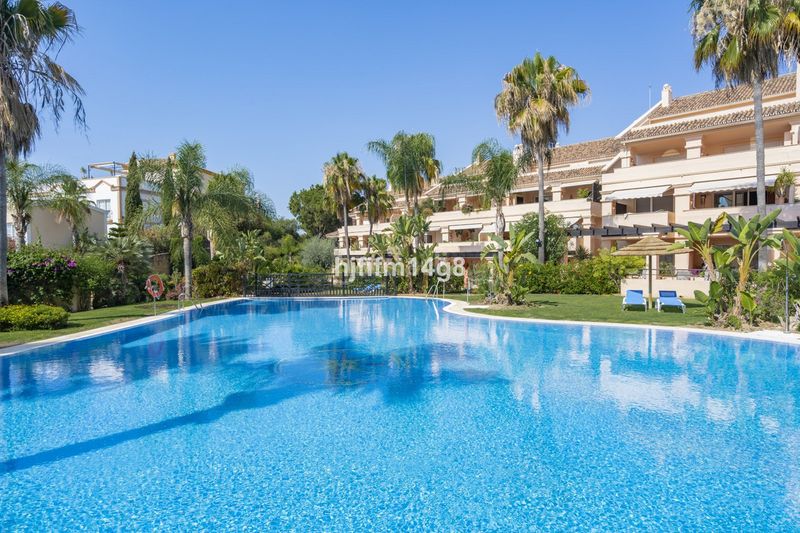 Foto 940b6a6f-7b7a-4359-9be6-cb8e6afc5454. Pis a Las Brisas Marbella