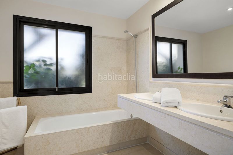 Foto cc08dd54-aecc-4211-8aba-89c8af9fa446. Pis a Benahavís pueblo Benahavís