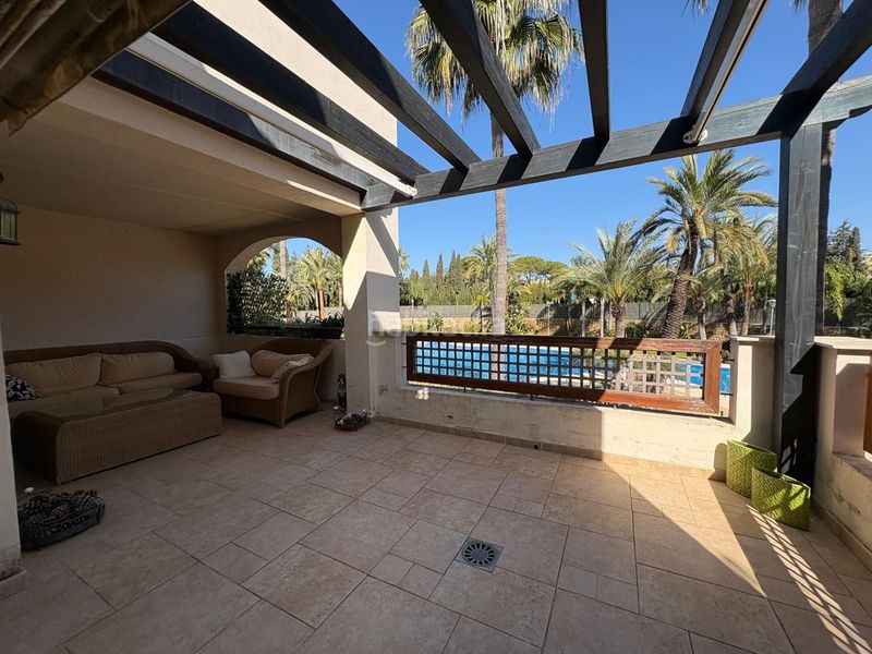 Foto 1176e4e6-ee34-4fd7-8c05-321d66b19b63. Piso en Las Brisas Marbella