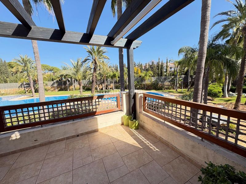 Foto 617ac200-036b-4b81-9a57-92509a657717. Piso en Las Brisas Marbella