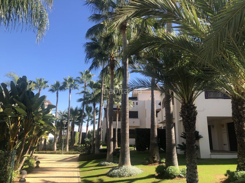 Foto a8d043f9-a469-4906-a8a3-bd450e3ce08a. Piso en Las Brisas Marbella