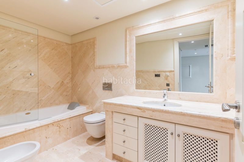 Foto 042780ba-6f73-4a40-a461-4cb4b6b78b2a. Piso en Centro Estepona