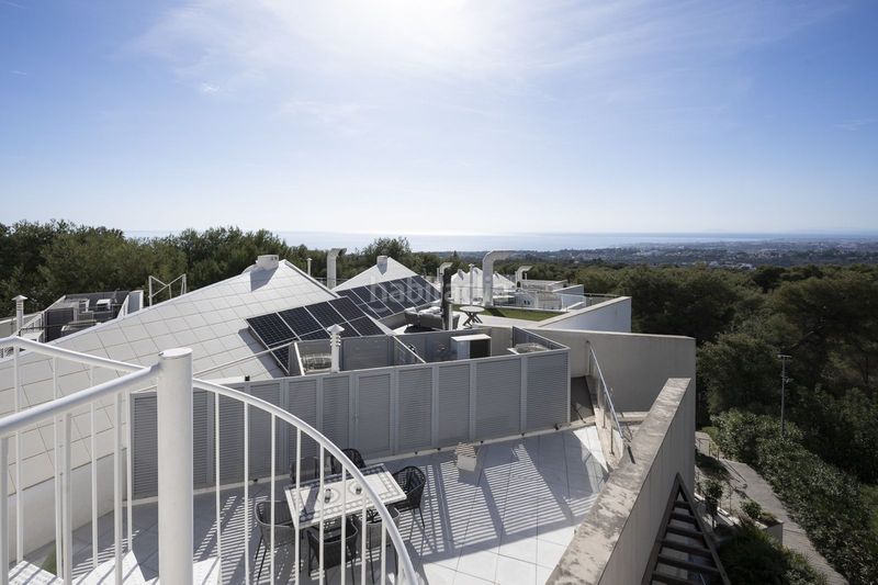 Foto f11ec6ad-a7f4-4e24-a8a3-c70129cfc17c. Casa adossada amb aparcament a Casco Antiguo Marbella