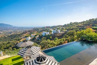 Casa adossada a Elviria