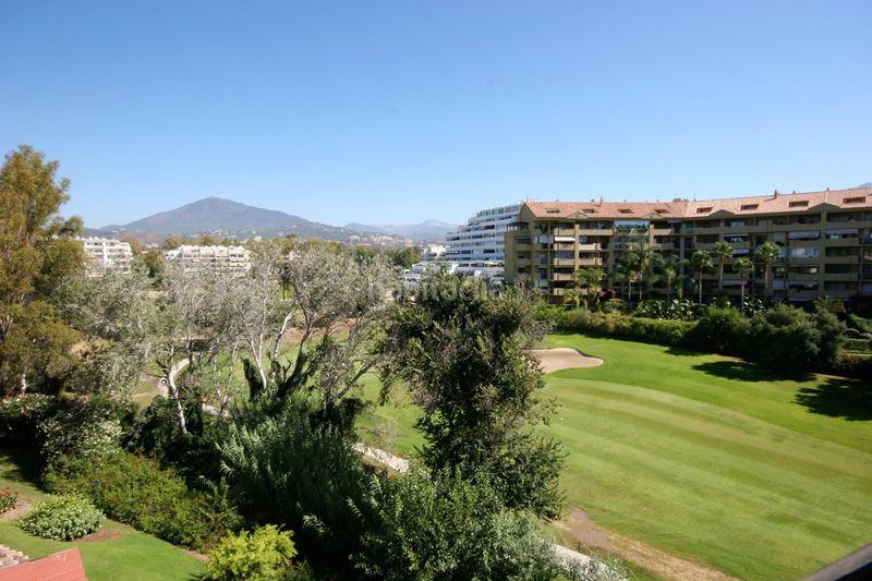 Foto d615a7a1-16a7-4964-905d-251c1a072184. Ático en Guadalmina Alta Marbella