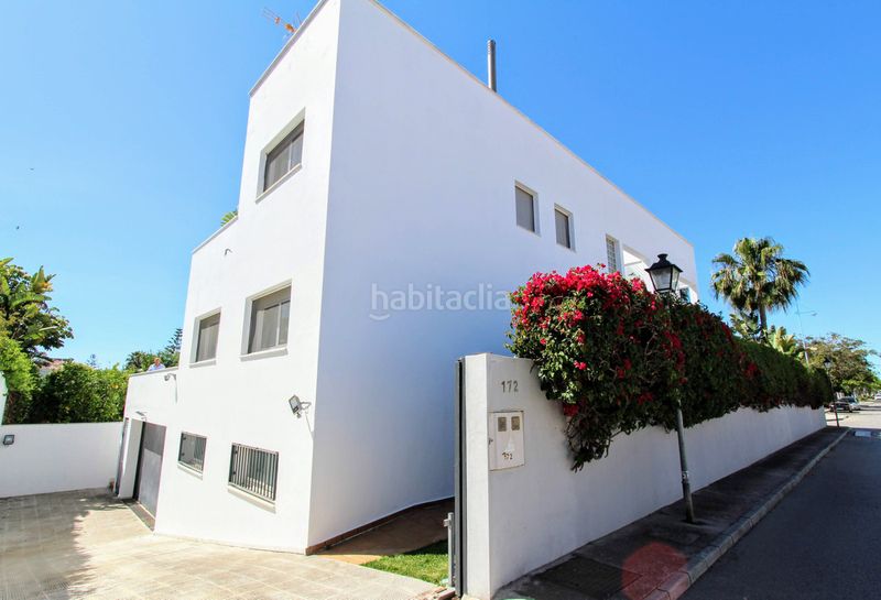 Foto f3c71a87-88c2-43c0-bc74-ed3c10c6f82c. Casa adosada en San Pedro de Alcántara Pueblo Marbella