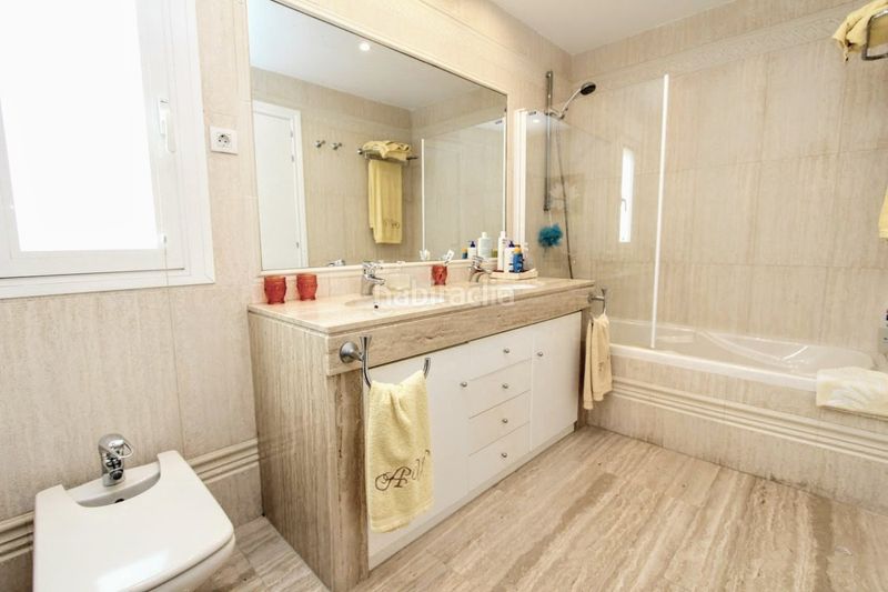 Foto f7dec1ea-0b45-4b14-b52d-3e9428dd3544. Casa adosada en San Pedro de Alcántara Pueblo Marbella