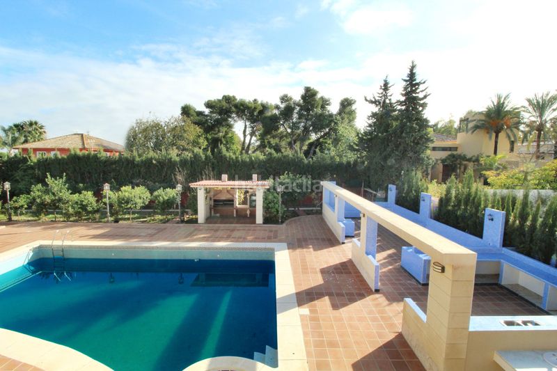 Foto 123f0d19-1746-403a-b18f-0e2c780cb8b7. Casa adossada amb aparcament a Guadalmina Baja Marbella