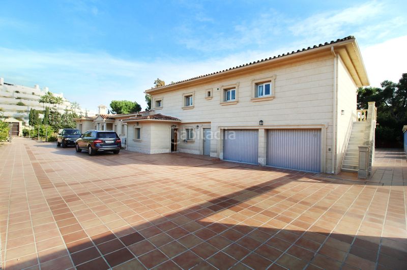 Foto 3a5bd49c-40b9-4629-b6c3-fa583ae1f24f. Casa adossada amb aparcament a Guadalmina Baja Marbella