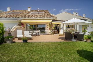 Semi detached house in Las Brisas