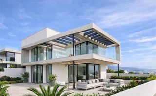 Semi detached house in Las Brisas
