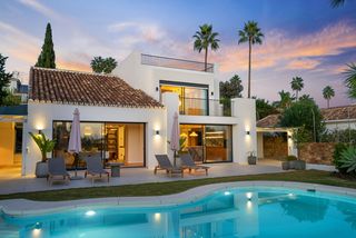 Semi detached house in Las Brisas