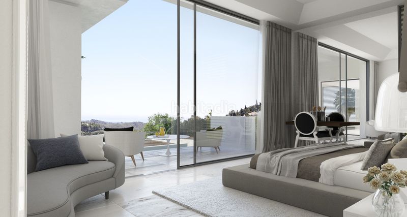 Foto a4b7fc5f-f45e-4f2c-990c-1af62dfa553c. Casa adossada amb aparcament a La Zagaleta Benahavís