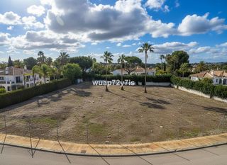 Wohngrundstück in Guadalmina Baja
