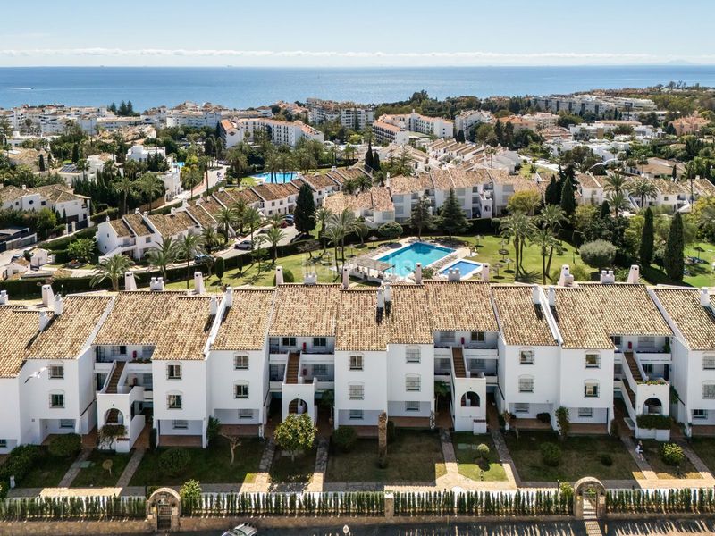 Foto 5099876c-4239-4050-9aba-74098561ee3b. Pis amb aparcament a Las Brisas Marbella