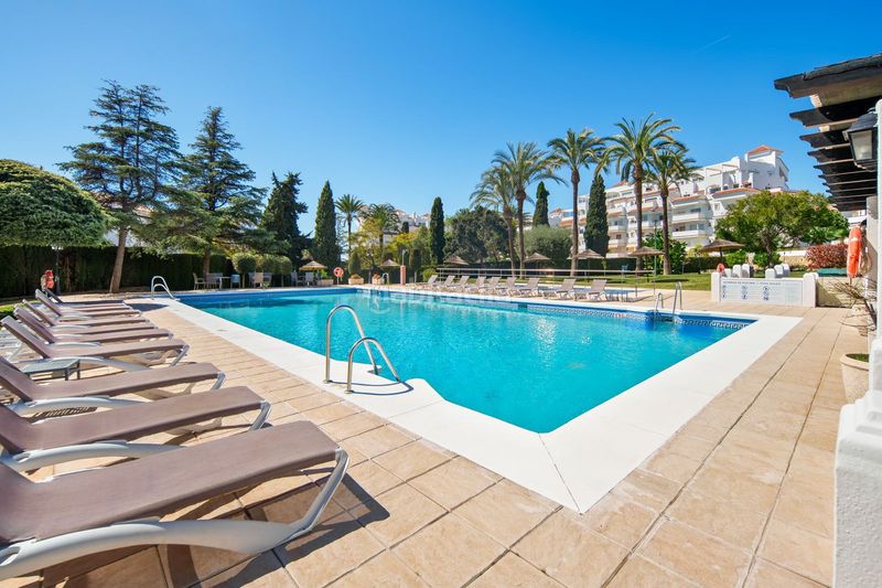 Foto 70e8626e-254d-457a-9a75-d87d0db435ef. Pis amb aparcament a Las Brisas Marbella