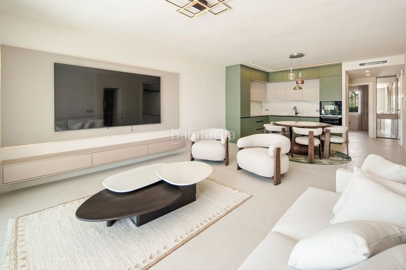 Foto b84b52b2-4008-41c8-b00d-0fd80044aff5. Pis amb aparcament a Las Brisas Marbella