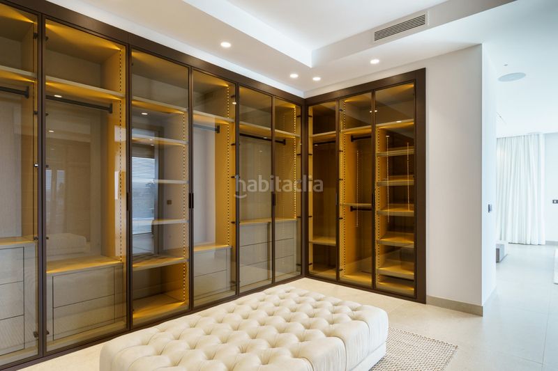 Foto 1f74686e-c3ca-429b-bdcb-60ce6d24d9d6. Casa adossada amb aparcament a La Zagaleta Benahavís