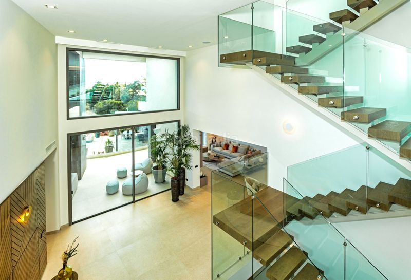 Foto 25e62309-9781-4c8c-9683-370a479e5e8c. Casa adossada amb aparcament a La Zagaleta Benahavís