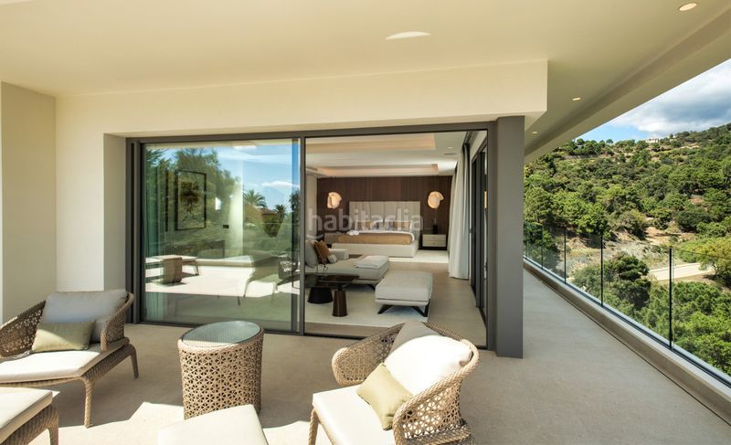 Foto 5fd065e3-a753-4880-8a21-bbcb05d20165. Casa adossada amb aparcament a La Zagaleta Benahavís