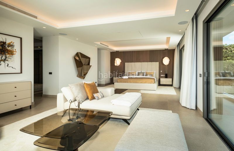 Foto ca2e7de8-0b99-4869-858f-e01e944553ea. Casa adossada amb aparcament a La Zagaleta Benahavís