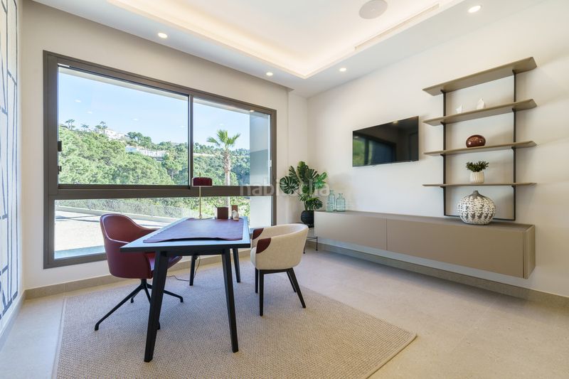 Foto d44e4879-cd58-41fe-ba10-8b1583194aae. Casa adossada amb aparcament a La Zagaleta Benahavís