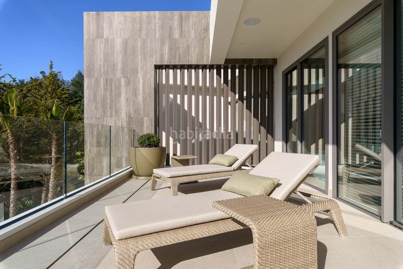 Foto e6c37a20-3071-46af-a6ef-197dca1cbada. Casa adossada amb aparcament a La Zagaleta Benahavís