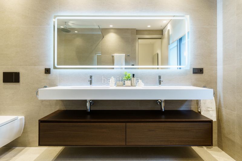 Foto fa23d715-8c6f-4848-9ec5-2eac61f6dbf3. Casa adossada amb aparcament a La Zagaleta Benahavís