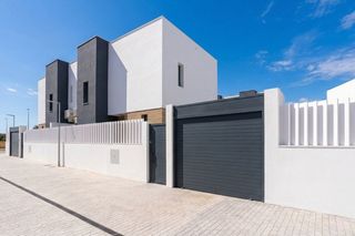 Casa adossada a Nueva Atalaya