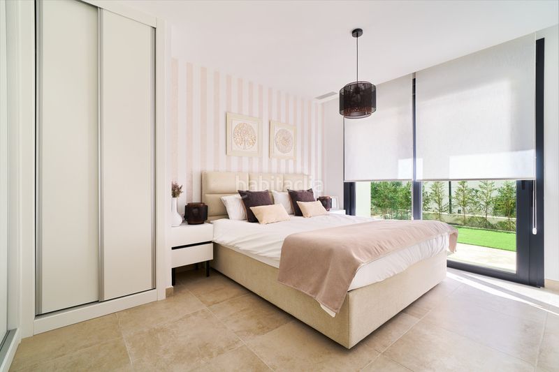 Foto 7444cec2-6d52-4053-b78c-0b1e87cfdc67. Pis amb aparcament a Benatalaya Estepona