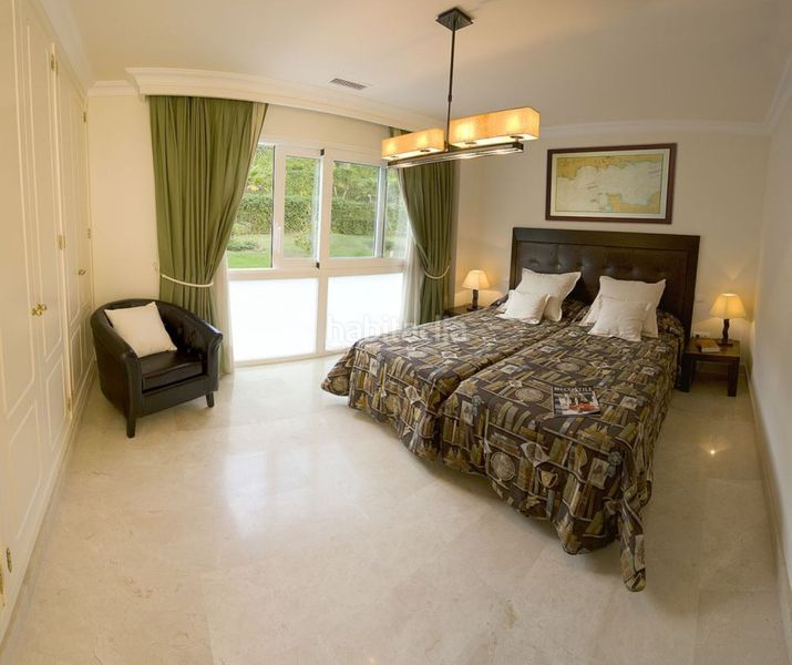 Foto 60f6d615-4326-436a-816b-2597484b3132. Pis amb aparcament a Las Brisas Marbella