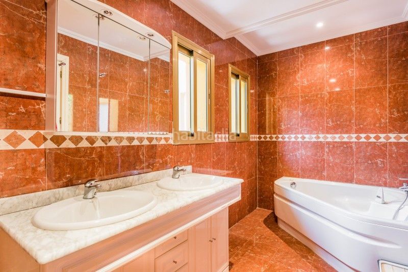 Foto b003e8b1-6ace-4d27-92f6-f6fdae32449c. Casa adossada a El Rosario - Ricmar Marbella