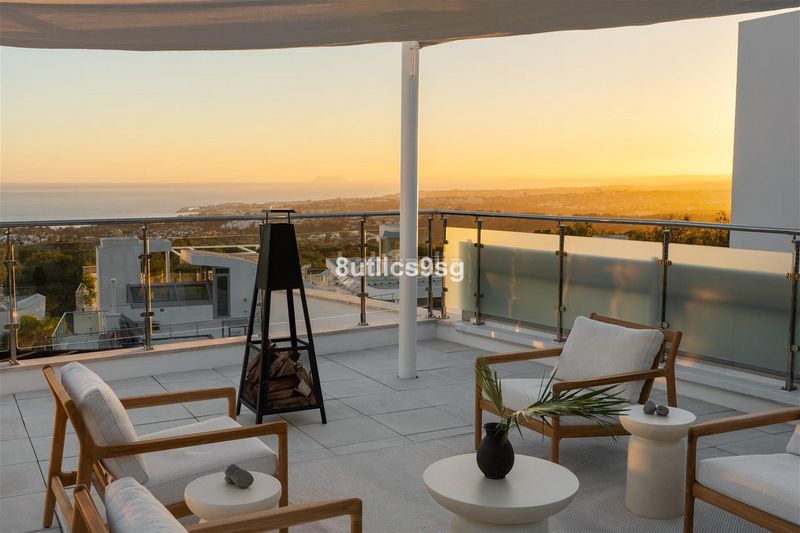 Foto 96ee7338-5120-43e7-93b4-4f0e13b557e5. Casa adossada a Sierra Blanca Marbella