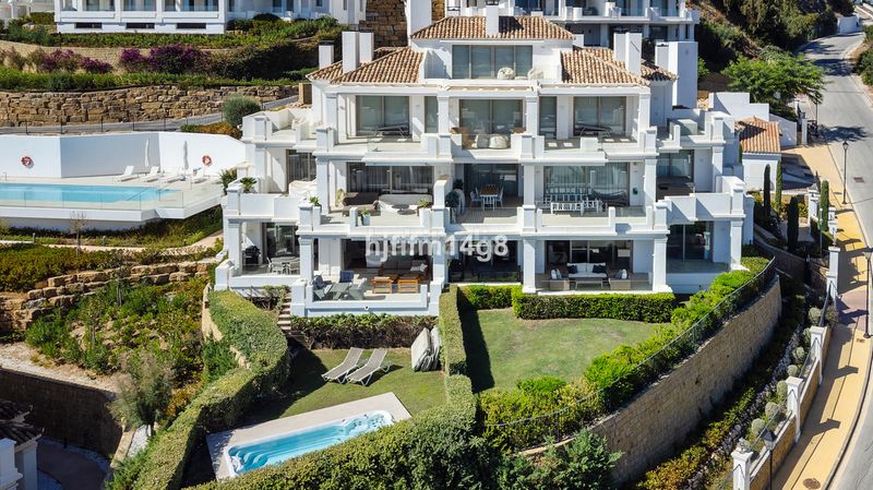 Foto 2b8de4c7-8149-47ee-bbcc-3d92c0dac95d. Pis a Las Brisas Marbella