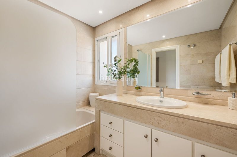 Foto 018ea02e-505c-44c1-942a-454723ea5651. Ático en Centro Estepona