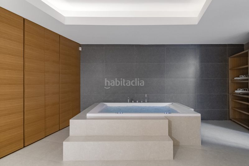Foto c8966107-7d2a-4687-84ef-6fab2c207a2c. Casa adossada a Costabella Marbella