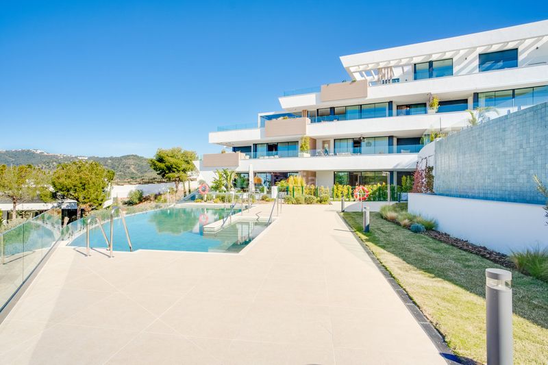 Foto e747cd4a-0f05-406f-9543-dd1df6f22543. Piso en Cabopino - Artola Marbella