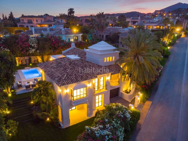 Foto 3002571b-7b2d-4b60-817a-bbfcdb3cbdd7. Casa adosada en Las Brisas Marbella