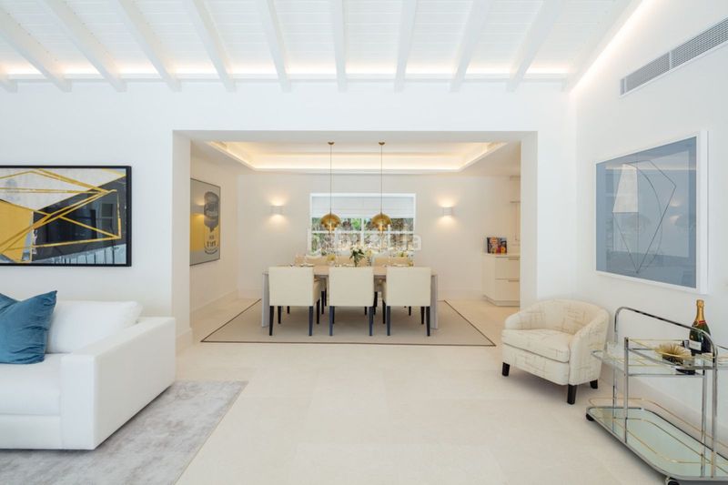 Foto 41f2cd82-cdc2-4dab-bc20-4d631bc67859. Casa adosada en Las Brisas Marbella