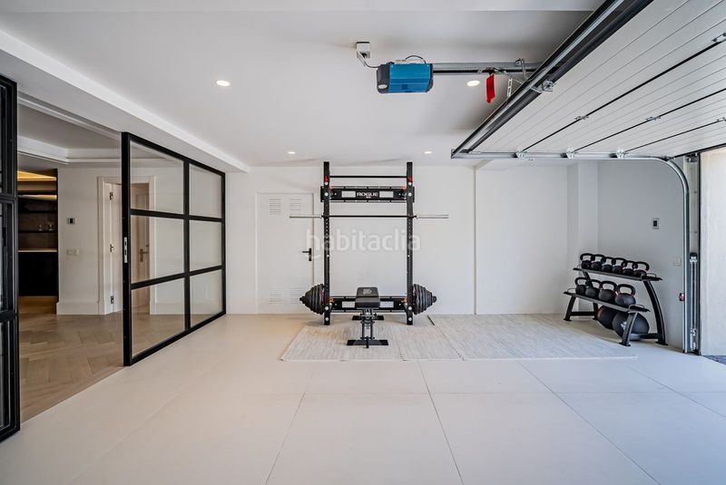 Foto 1ecd8596-7a2a-4b2e-9251-4734c61b2c4b. Casa adossada amb aparcament a Las Brisas Marbella