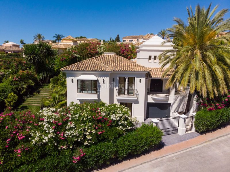 Foto 683d7917-4054-4363-b385-9c4dc784f24d. Casa adossada amb aparcament a Las Brisas Marbella