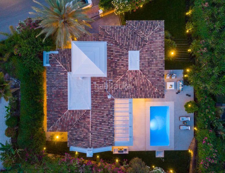 Foto 8bc3cf6c-2a5f-454c-9c20-f6ac4ac3ce20. Casa adossada amb aparcament a Las Brisas Marbella