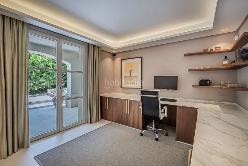 Foto 93a4aadd-a6f8-4f91-b7bf-acbbc99f91b2. Casa adossada amb aparcament a Las Brisas Marbella