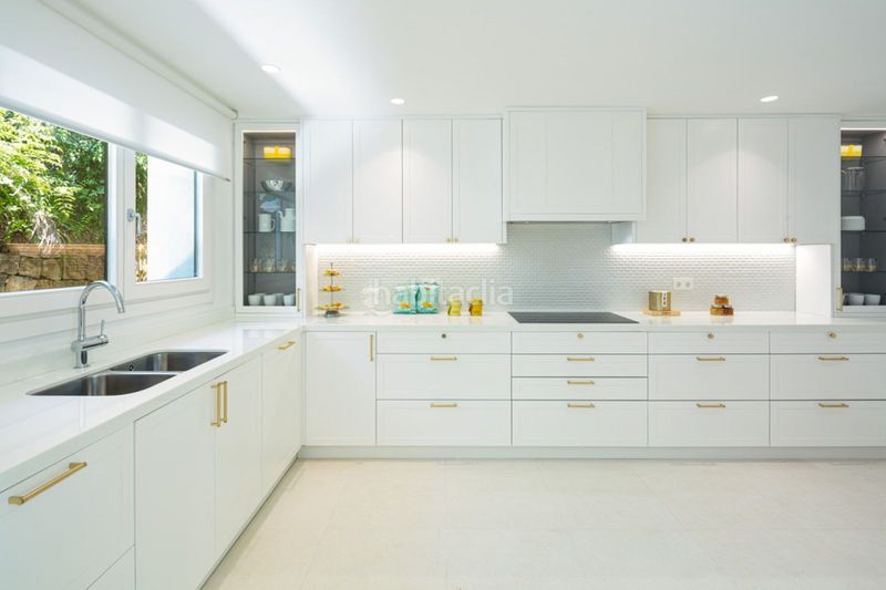 Foto c726608e-1008-4811-a887-844aef653b62. Casa adossada amb aparcament a Las Brisas Marbella