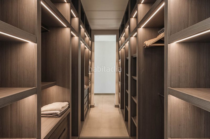 Foto dfb5f55c-e22f-438f-9cc3-5e24bc3ae5e8. Casa adossada a El Madroñal Benahavís