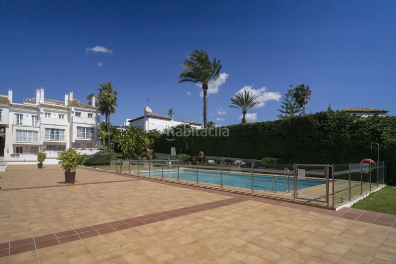 Foto 4675c9f5-88f7-4ab7-bb72-4c5860157d68. Casa adossada amb aparcament a Puerto Banús Marbella