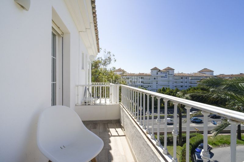 Foto 554a453d-492f-4a08-8d7d-023cf2362623. Casa adossada amb aparcament a Puerto Banús Marbella