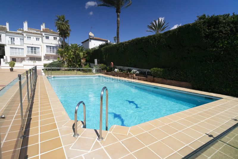 Foto 87ca2276-b59b-4e8e-8c9b-2dff00619c04. Casa adossada amb aparcament a Puerto Banús Marbella