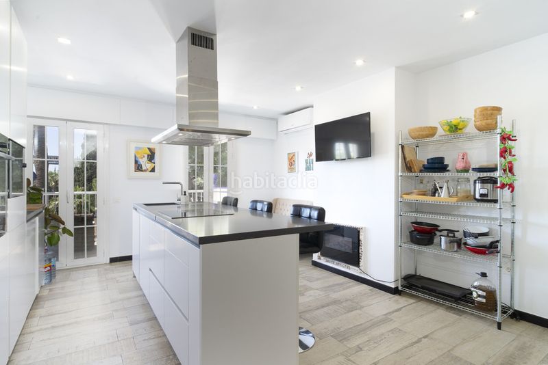 Foto b2ffa7fe-5423-47e3-81a0-4d59f4858734. Casa adossada amb aparcament a Puerto Banús Marbella